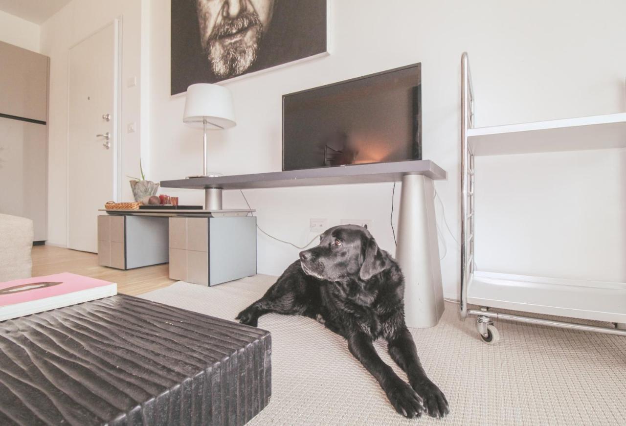 Residenza I Melograni - Suite โดมาโซ ภายนอก รูปภาพ