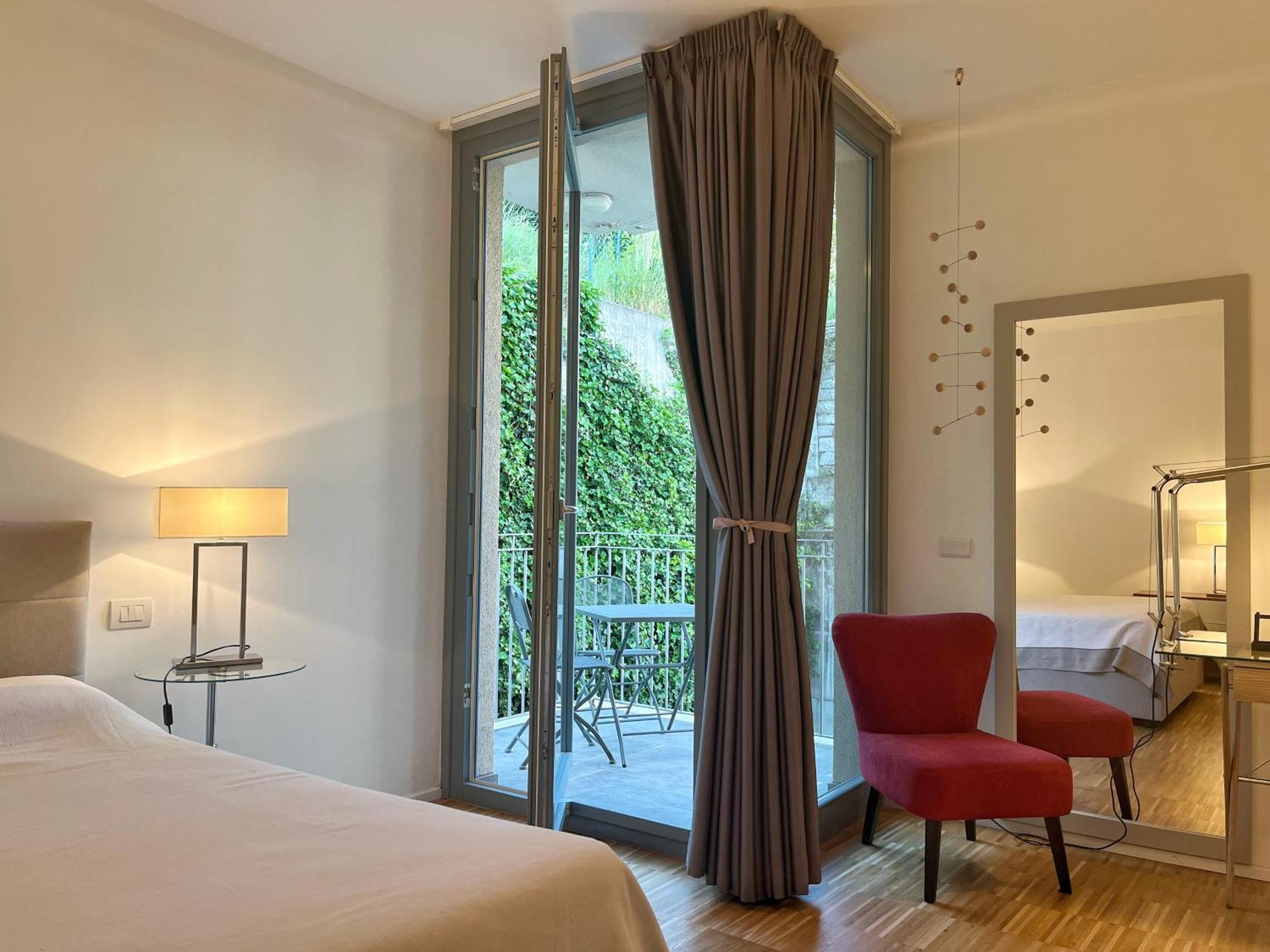 Residenza I Melograni - Suite โดมาโซ ภายนอก รูปภาพ