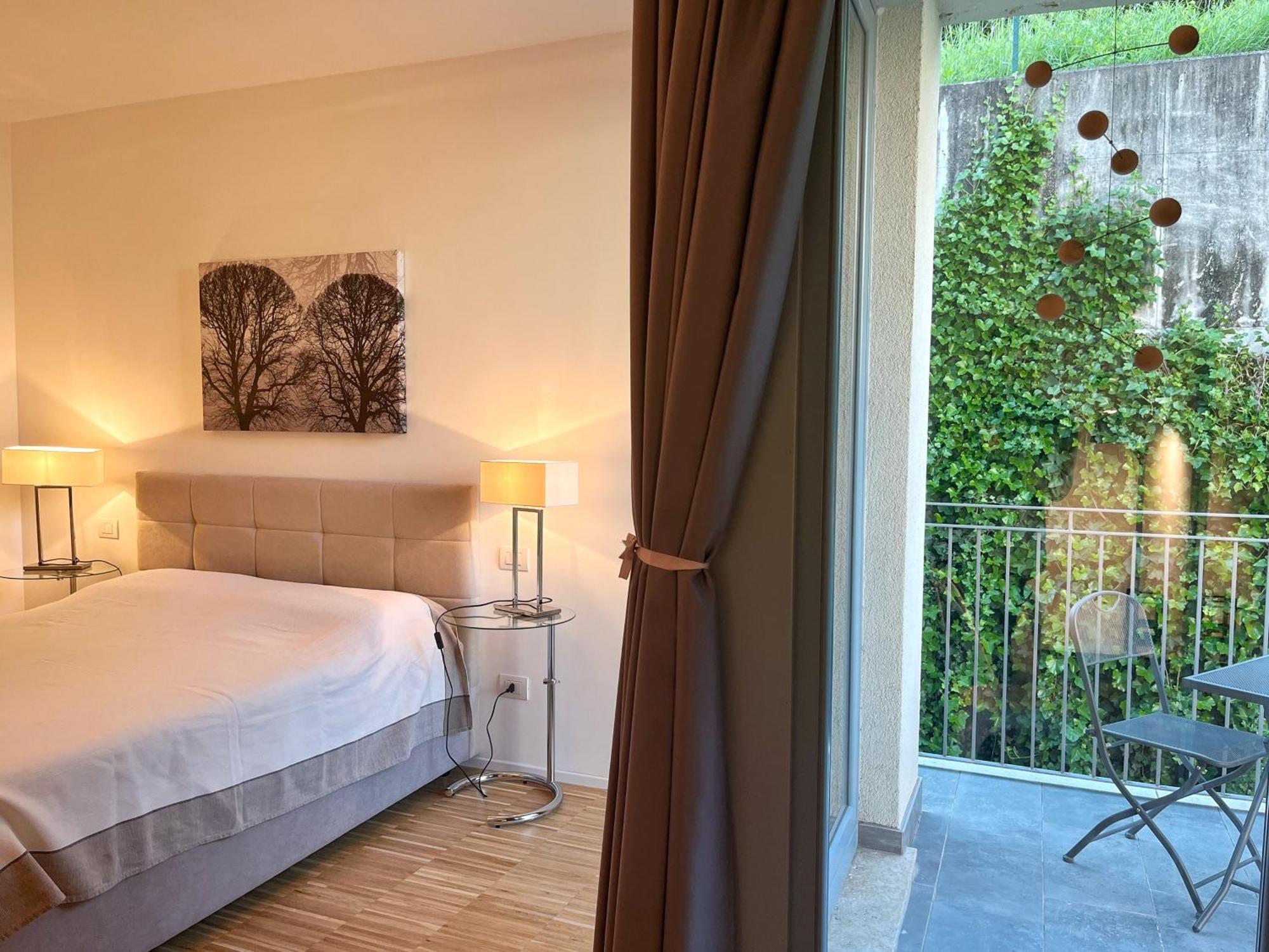 Residenza I Melograni - Suite โดมาโซ ภายนอก รูปภาพ