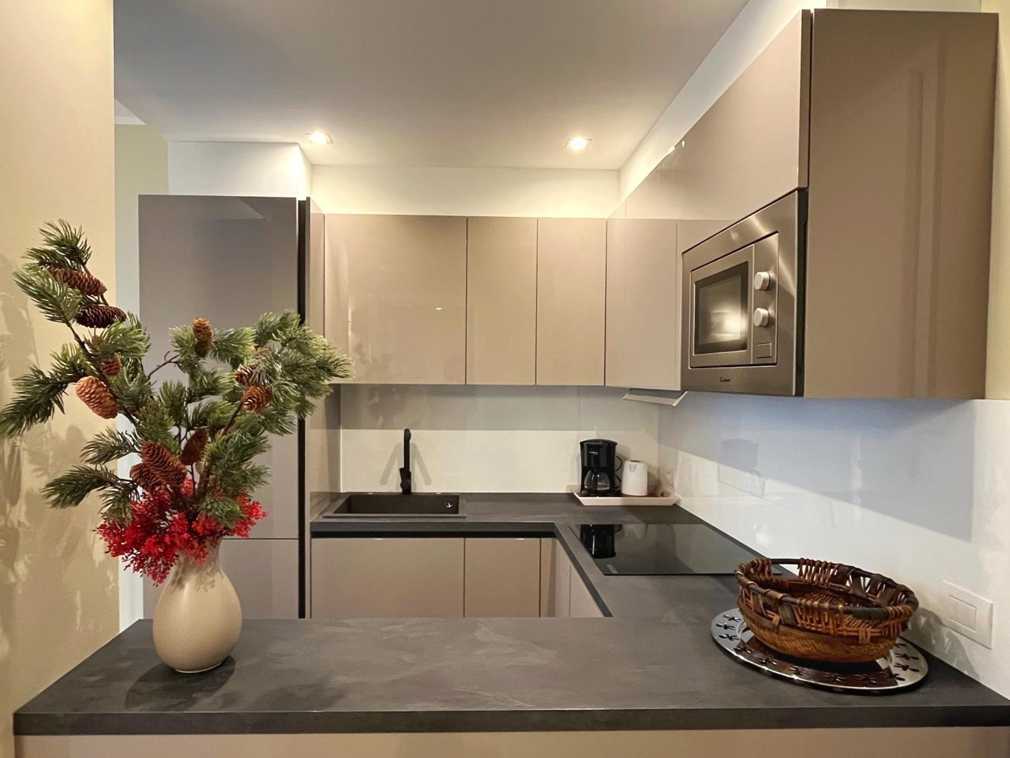 Residenza I Melograni - Suite โดมาโซ ภายนอก รูปภาพ